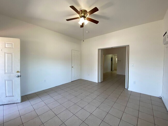 Foto del edificio - 733-735 N Sutter St