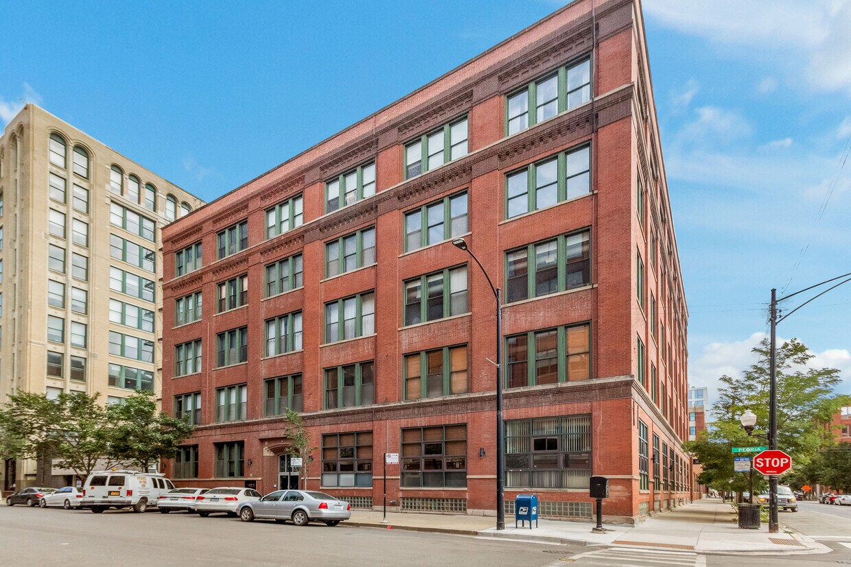 331 S Peoria St, Chicago, IL 60607 House for Rent in Chicago, IL