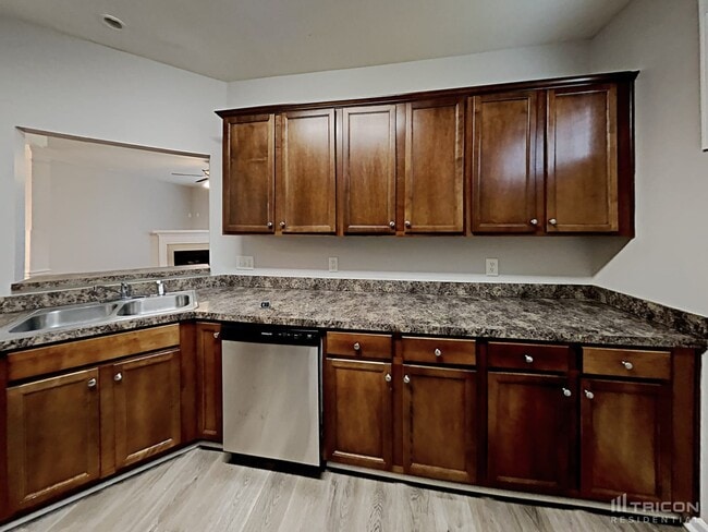 Building Photo - 106 Bethany Manor Dr
