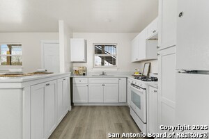 Foto del edificio - 3409 Commercial Ave
