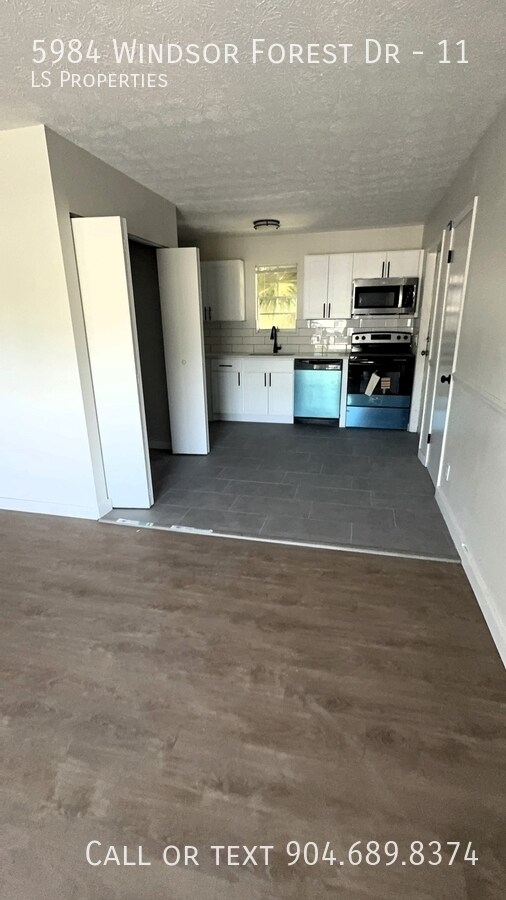 Foto del edificio - 5984 Windsor Forest Dr