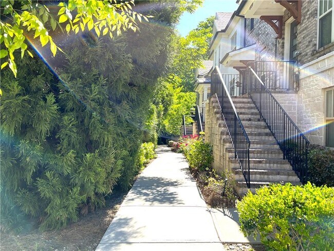 Foto del edificio - 4353 Parkside Pl