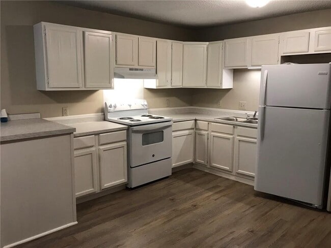 Foto del edificio - 11290 Tanner Williams Rd