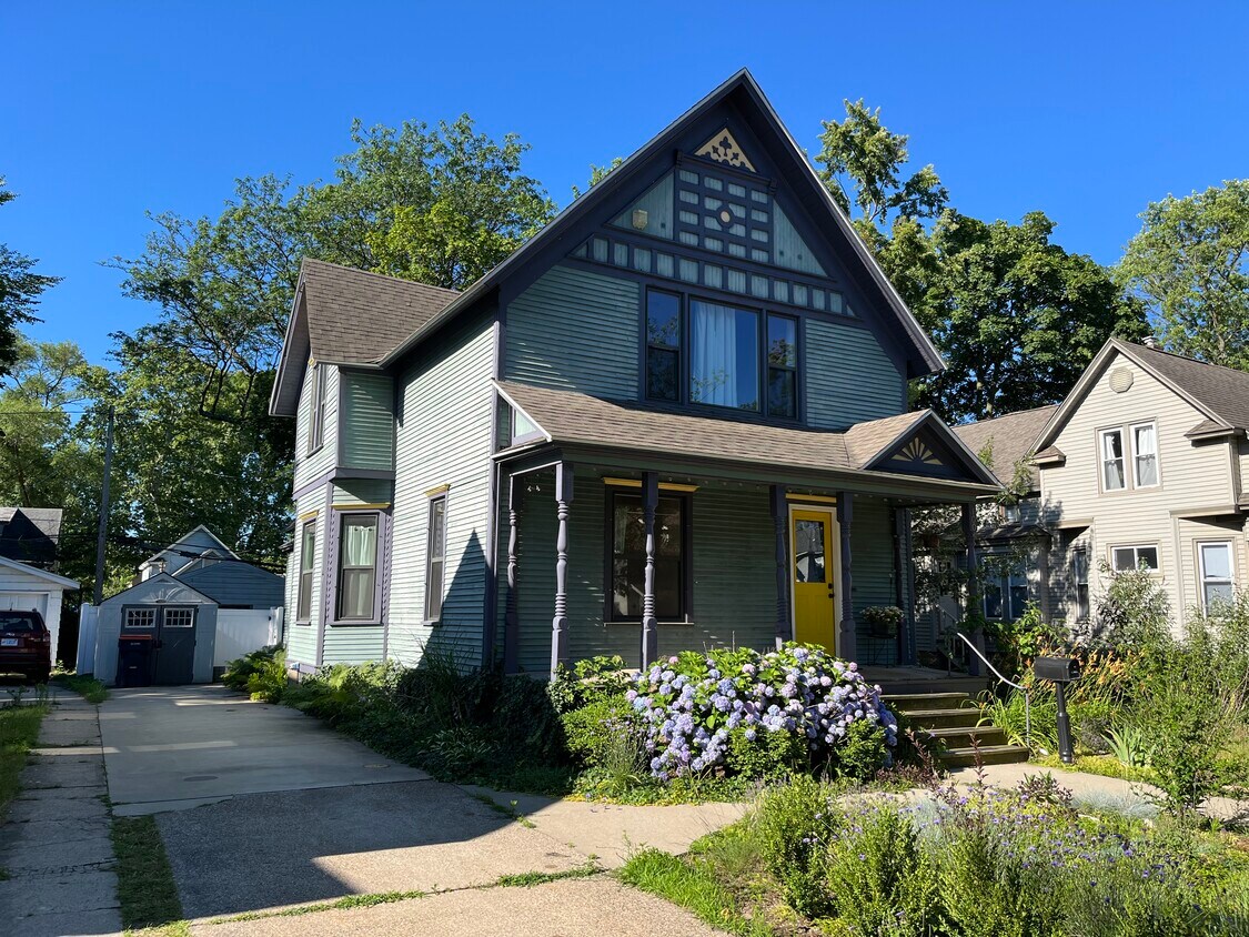 Foto principal - 100 E 15th St