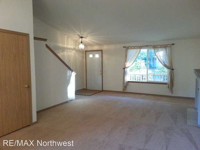 Building Photo - 3 br, 2.5 bath House - 3624 Bittersweet St SE