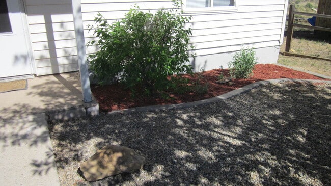 Foto del edificio - Lovely Fully Furnished 2 bed, 1 bath home