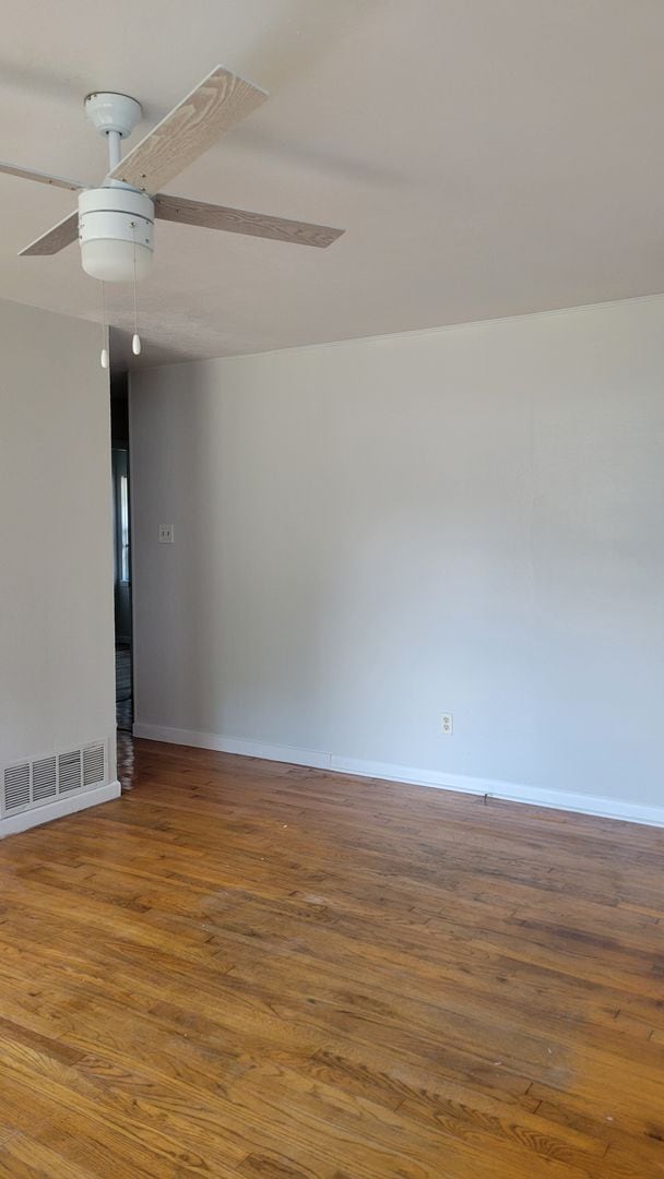 Building Photo - 615 W Avenue A