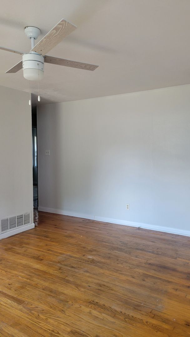 Foto del edificio - 615 W Avenue A