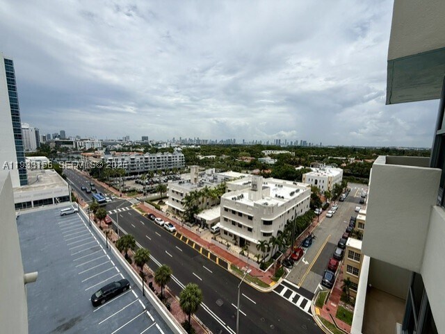 Foto del edificio - 2899 Collins Ave