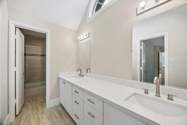 Building Photo - 9407 Cranleigh Ct