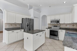 Building Photo - 7607 Colony Lake Dr