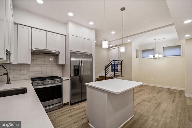 Building Photo - 1112 5th St NW