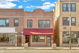 Building Photo - 4544 N Western Ave