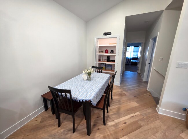 Foto del edificio - 714 Ringold St