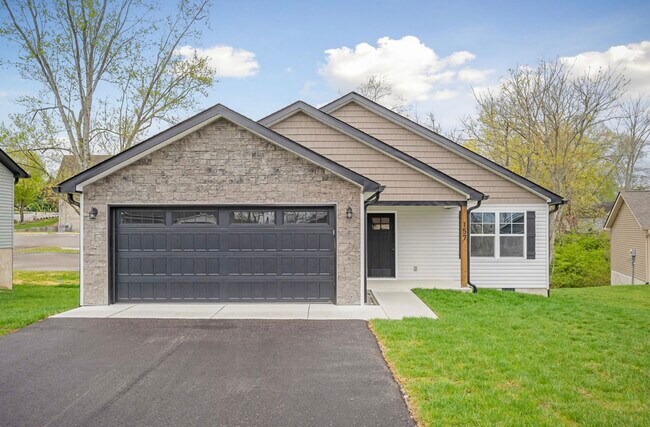 Building Photo - 157 Sky View Meadow Dr