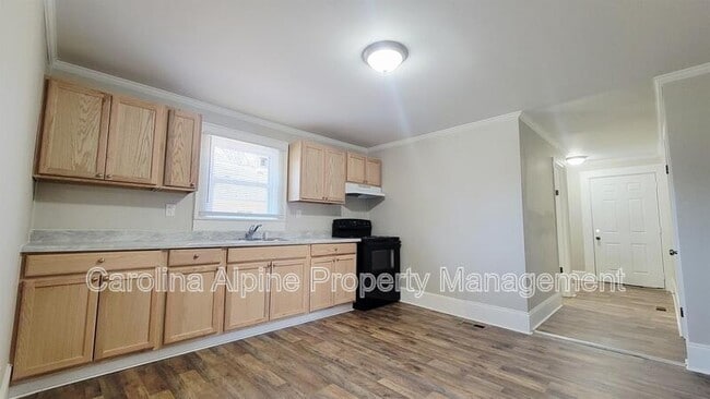 Building Photo - 421 Carolina Ave