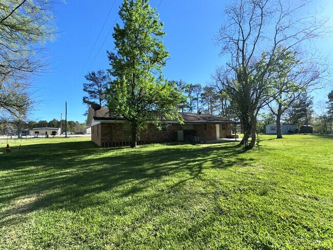 Building Photo - 8651 US Highway 190 E