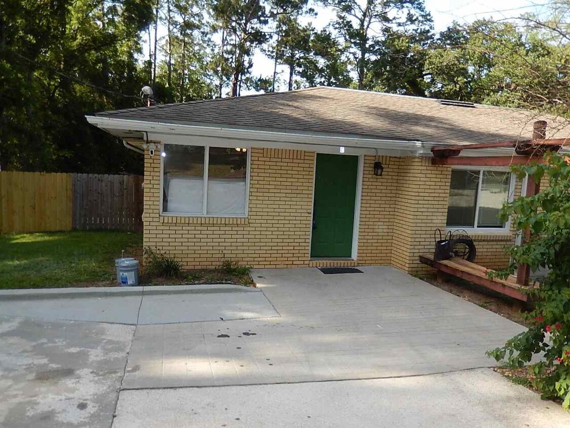 Primary Photo - 1522 Pullen Rd
