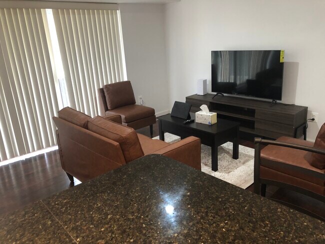 Foto del edificio - 7841 Enola St