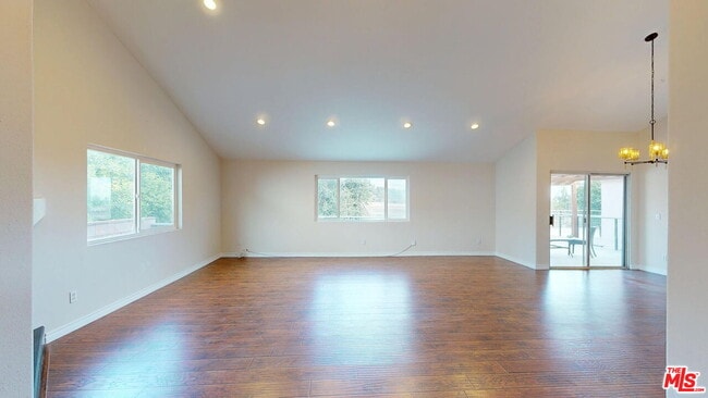 Foto del edificio - 2629 Meguiar Dr