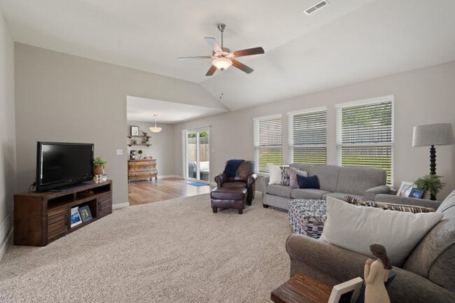 Living room - 5817 Geyser Blvd