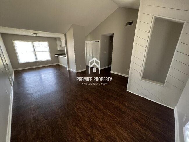 Building Photo - 3400 Bestway Dr