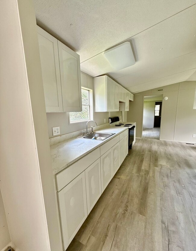 Building Photo - 3 BED/2 BATH MOBILE HOME UNDER RENO