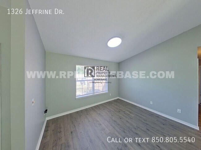 Foto del edificio - 1326 Jeffrine Dr