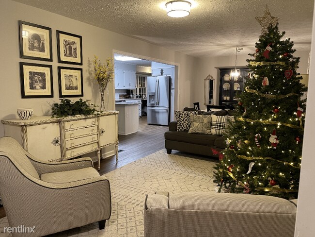 Foto del edificio - 4 br, 3 bath House - 1001 Apache Rd