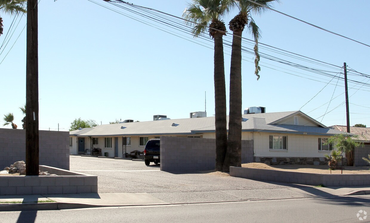 Primary Photo - 11411-11425 N 83rd Ave