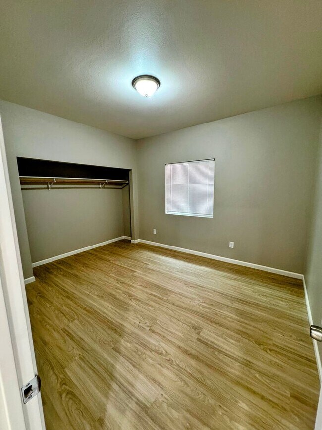 Foto del edificio - 16116 Mistletoe Ln