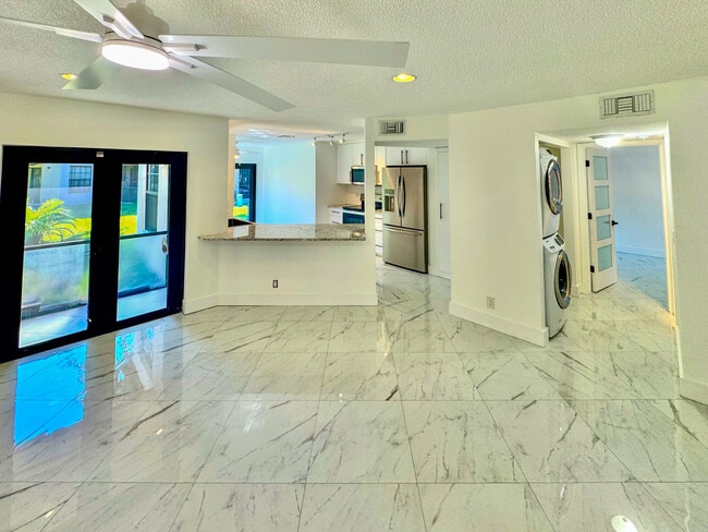 Building Photo - 9151 W Sunrise Blvd