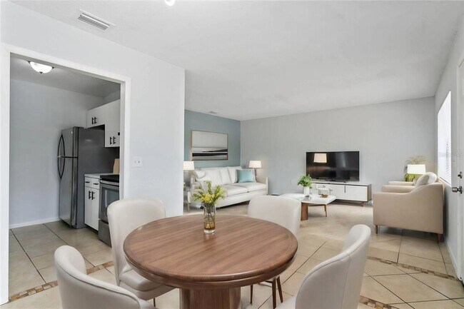 Building Photo - 2000 15th Ct NW