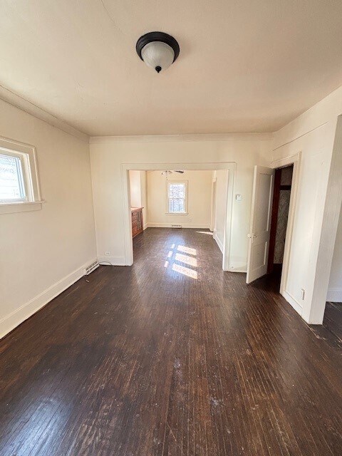 Foto del edificio - 330 E Lake St