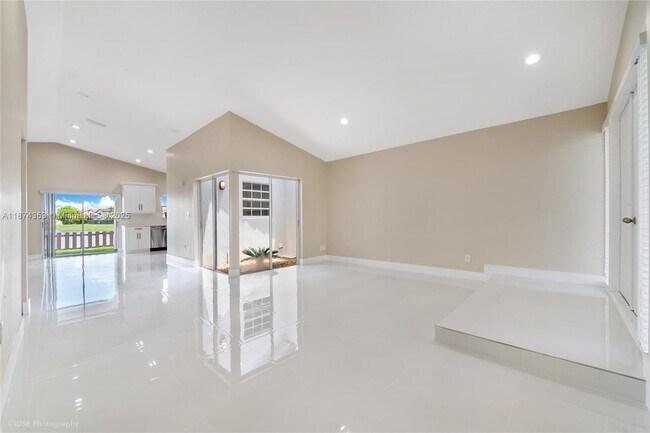 Foto del edificio - 5254 SW 153rd Ct