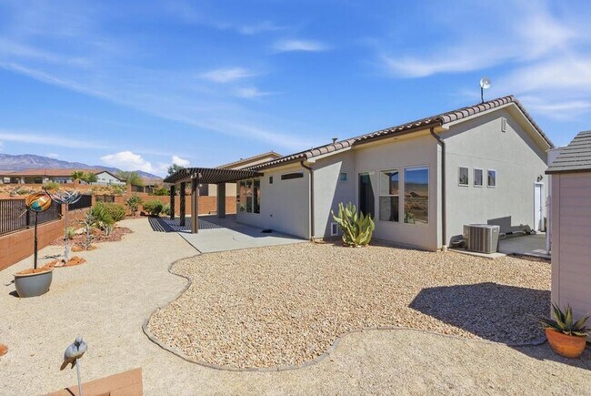 Foto del edificio - Brio Beauty! 3 Bedroom Home with View and RV Parking!