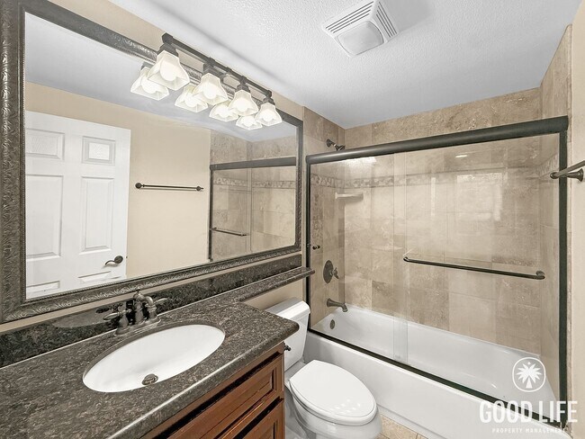 Foto del edificio - Beautiful 2B/2BA Condo in UTC!