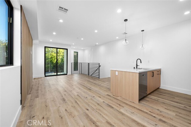 Foto del edificio - 14525 Weddington St