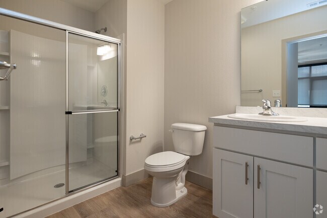 2 habitaciones, 2 baños, 1038 pies cuadrados, 2 baños, baño completo - Interra Apartments