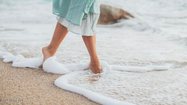 Foto del edificio - 919 Waters Edge Dr