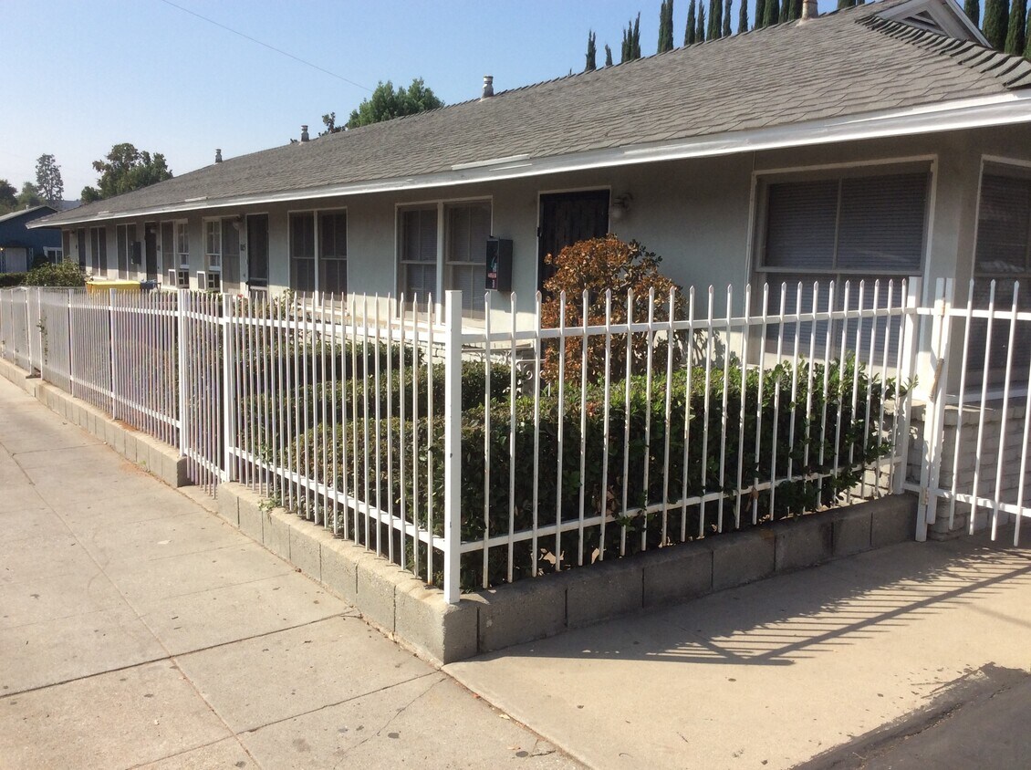 Foto principal - 1005 N Ave 56