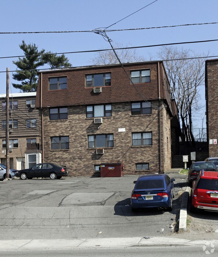 Building Photo - 276 Broad Ave