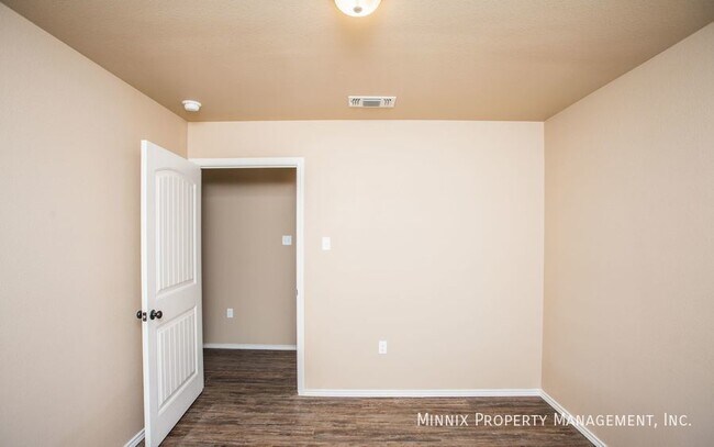 Foto del edificio - 2602 N Avenue P