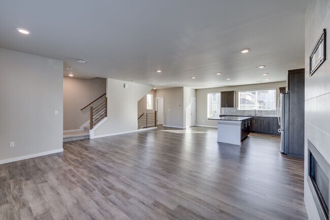 Foto del edificio - Stunning 4-Bedroom Home in Otani Gardens –...