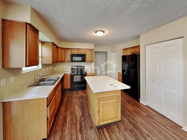 Foto del edificio - 2423 Vining Drive