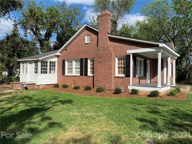 Building Photo - 103 Old Mount Holly Rd