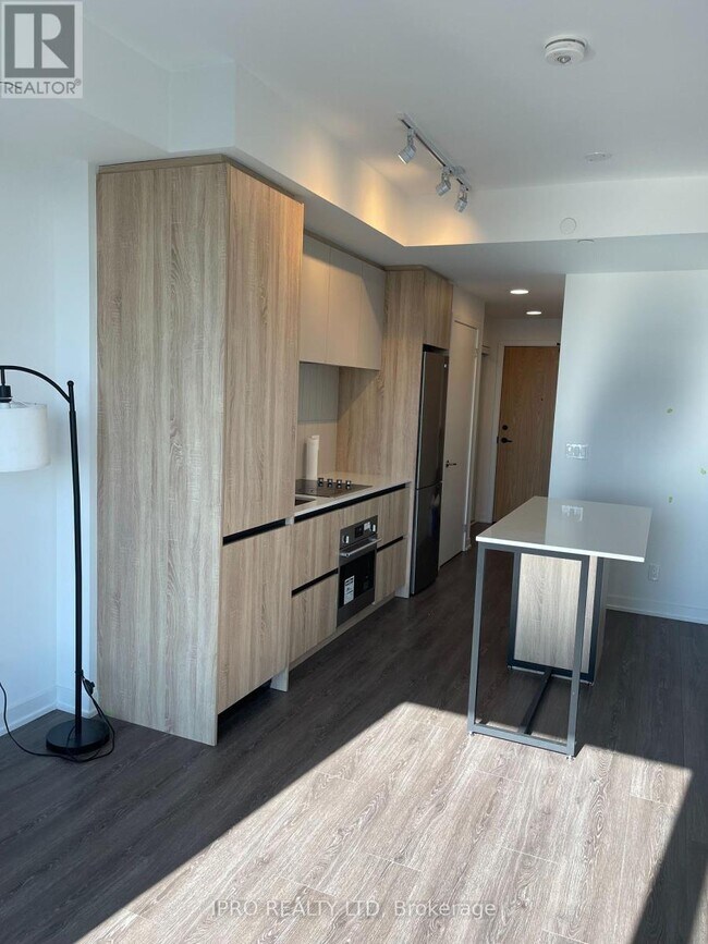 Photo du bâtiment - 7950-7950 Bathurst St