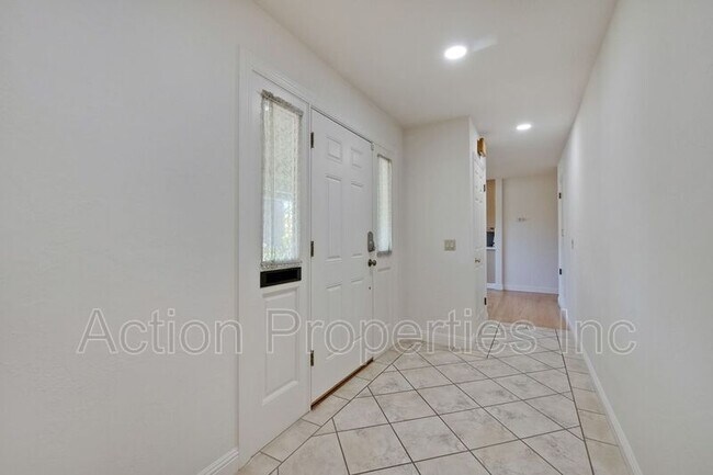 Building Photo - 1201 El Monte Ave