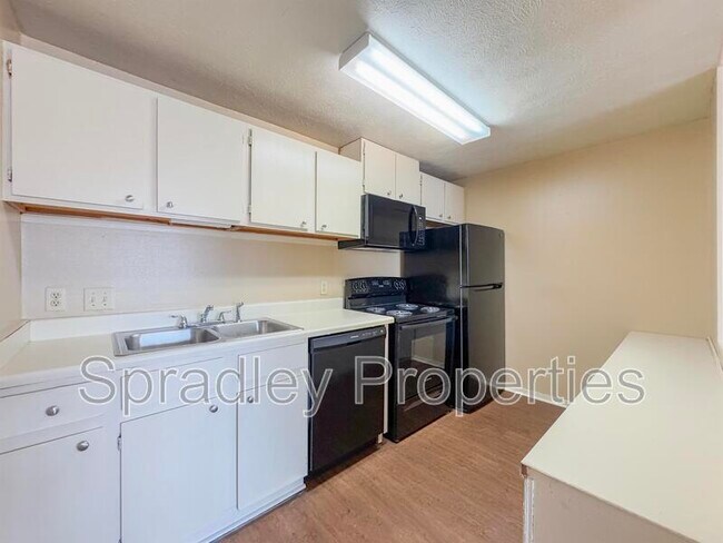 Building Photo - 608 John Paul Jones Dr