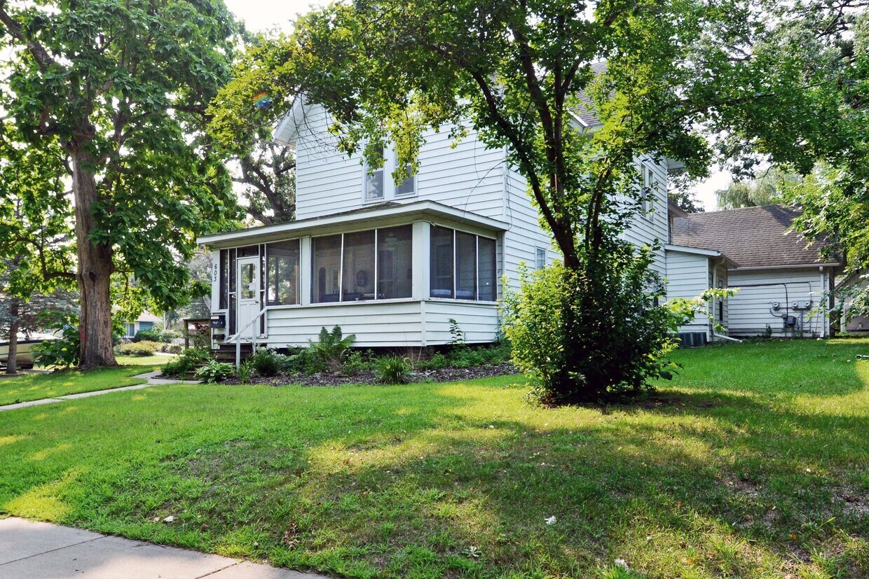 Primary Photo - 603 3rd St. W.